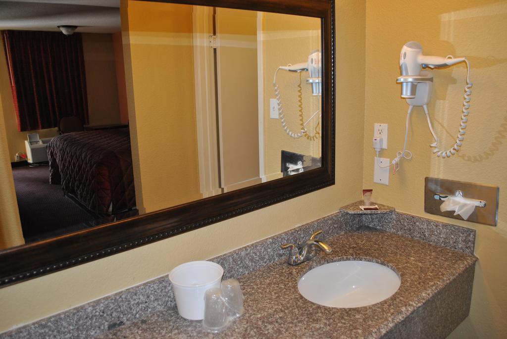 Executive Inn Brookshire ห้อง รูปภาพ